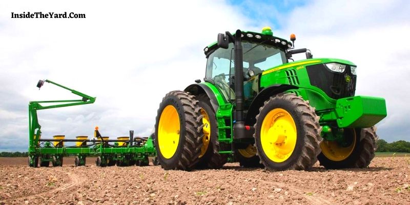 Cómo comprobar el líquido hidráulico en un tractor John Deere